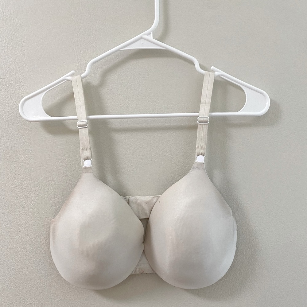 White 38D Warner’s bra